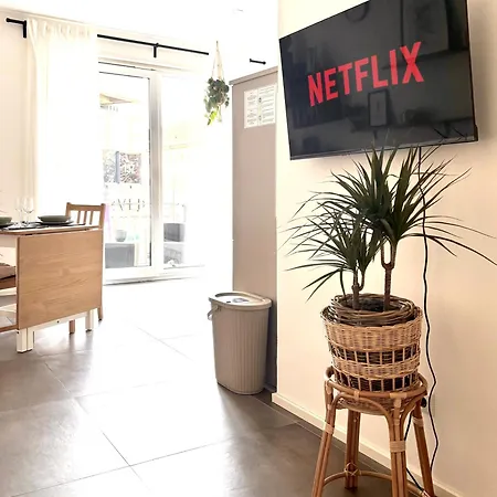 Cozee - With Netflix * קייזרסלאוטרן